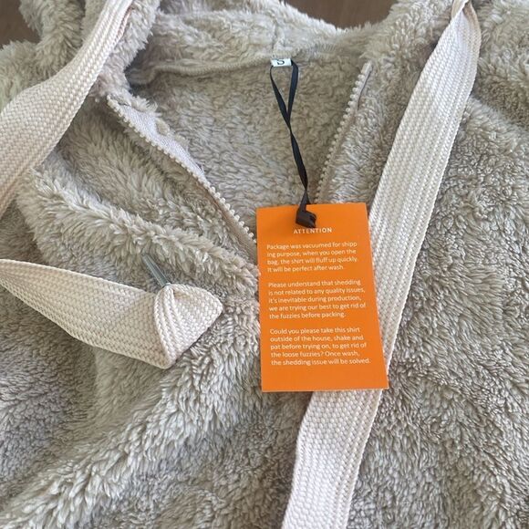 NWT fuzzy super soft Sherpa teddy hoodie. Lt tan with elastic cuff & waist - Picture 7 of 7